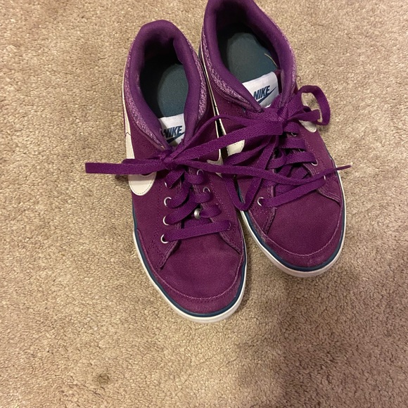 Nike shoes converse lace up - Picture 4 of 6